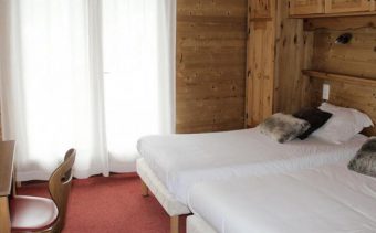 Hotel L'Ours Blanc, Morzine, Twin Room
